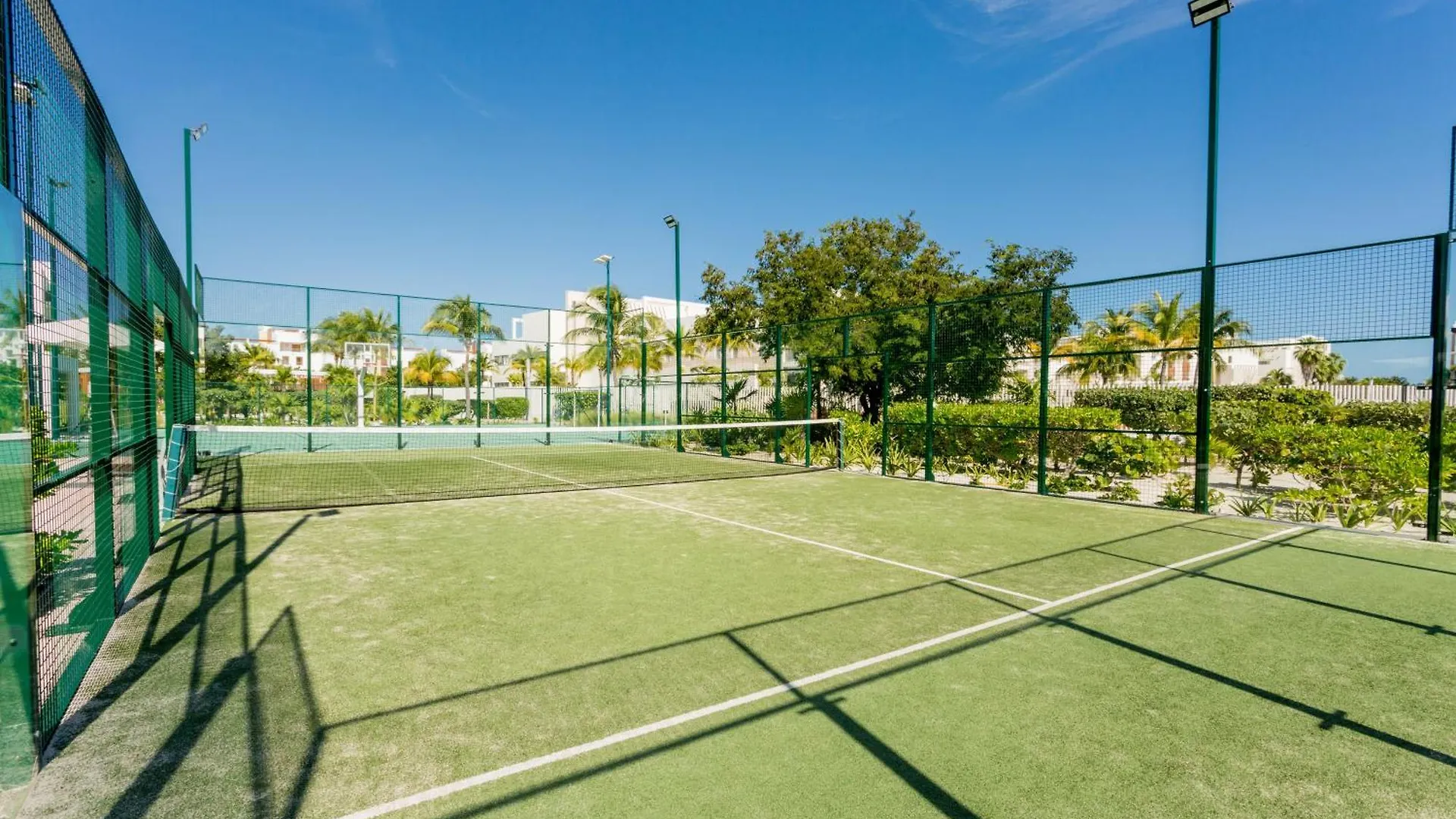 Luxury 2-Bedroom Apartment With Beach Club Access Cancun