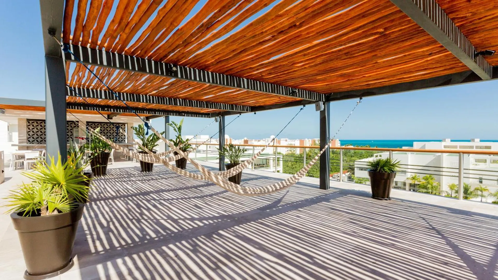 Luxury 2-Bedroom Apartment With Beach Club Access Cancun