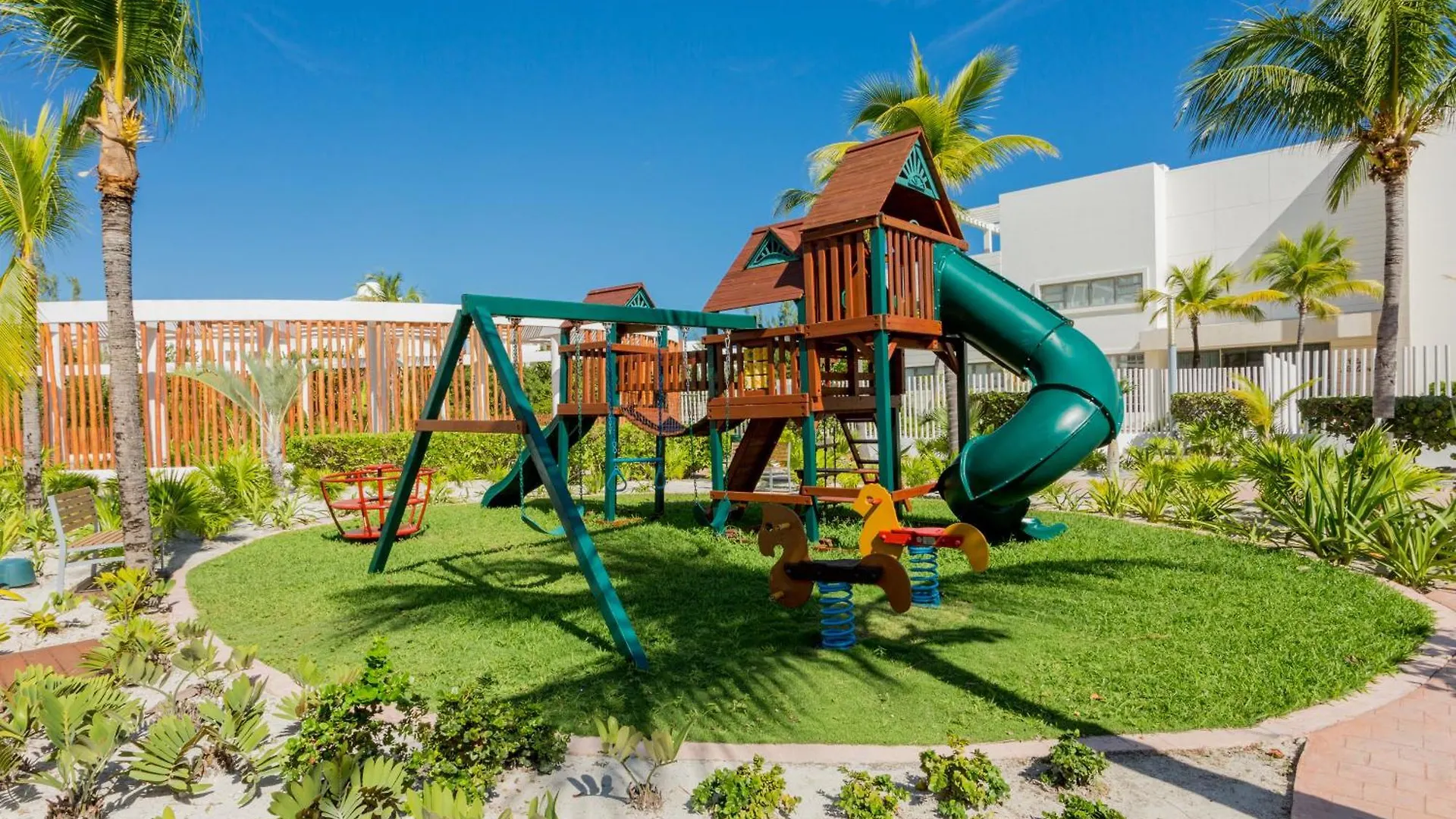 Luxury 2-Bedroom Apartment With Beach Club Access Cancun 0*,