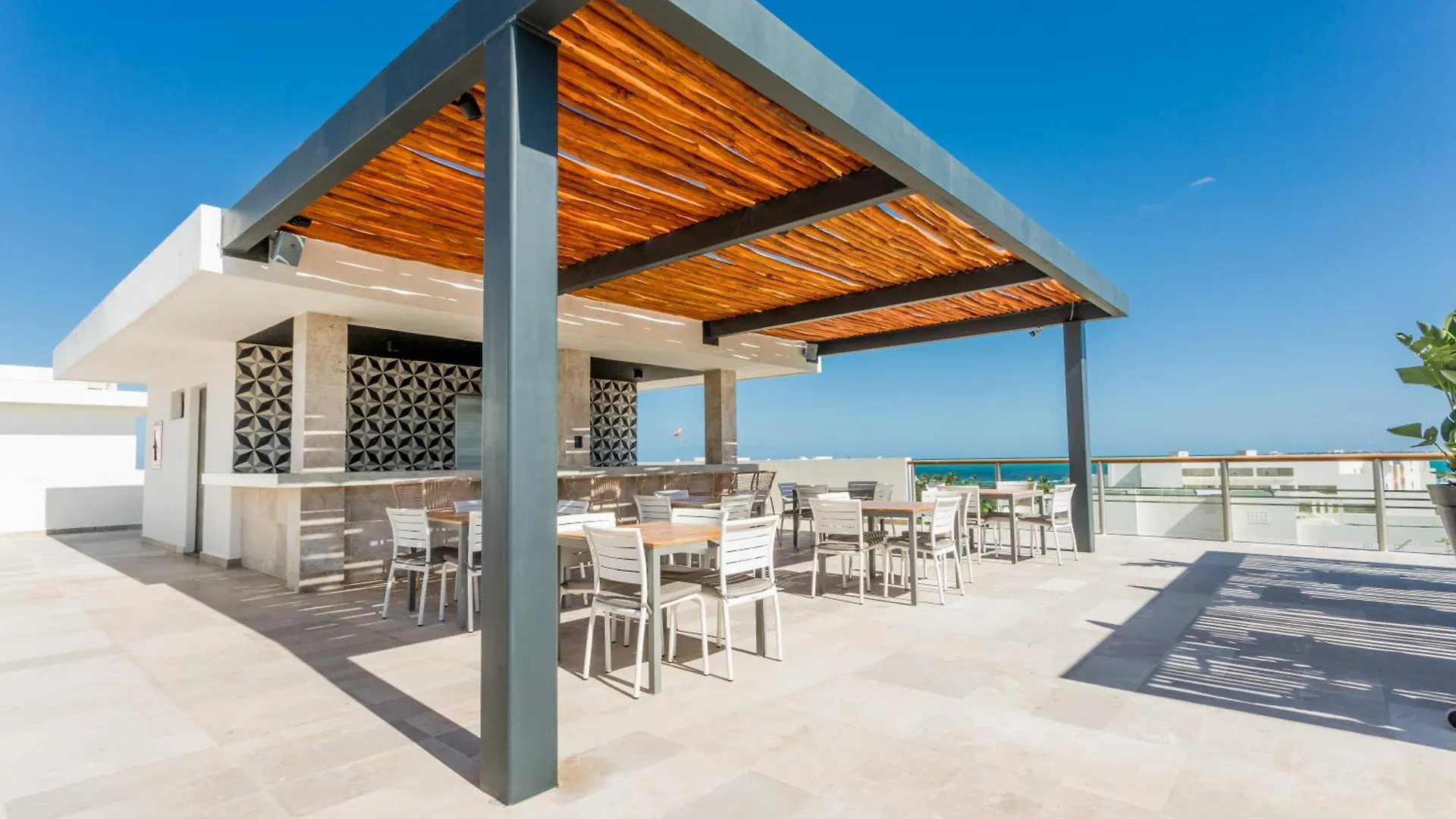 Luxury 2-Bedroom Apartment With Beach Club Access Cancun Mexico