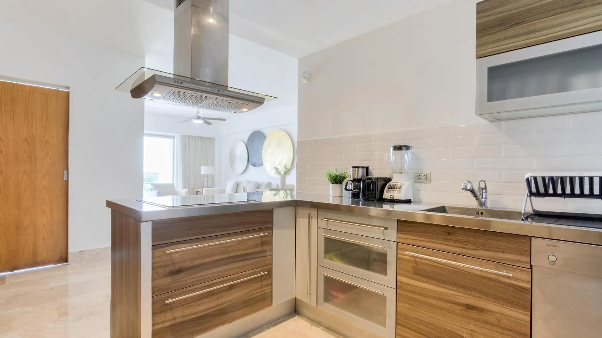 Luxury 2-Bedroom Apartment With Beach Club Access Cancun Mexico