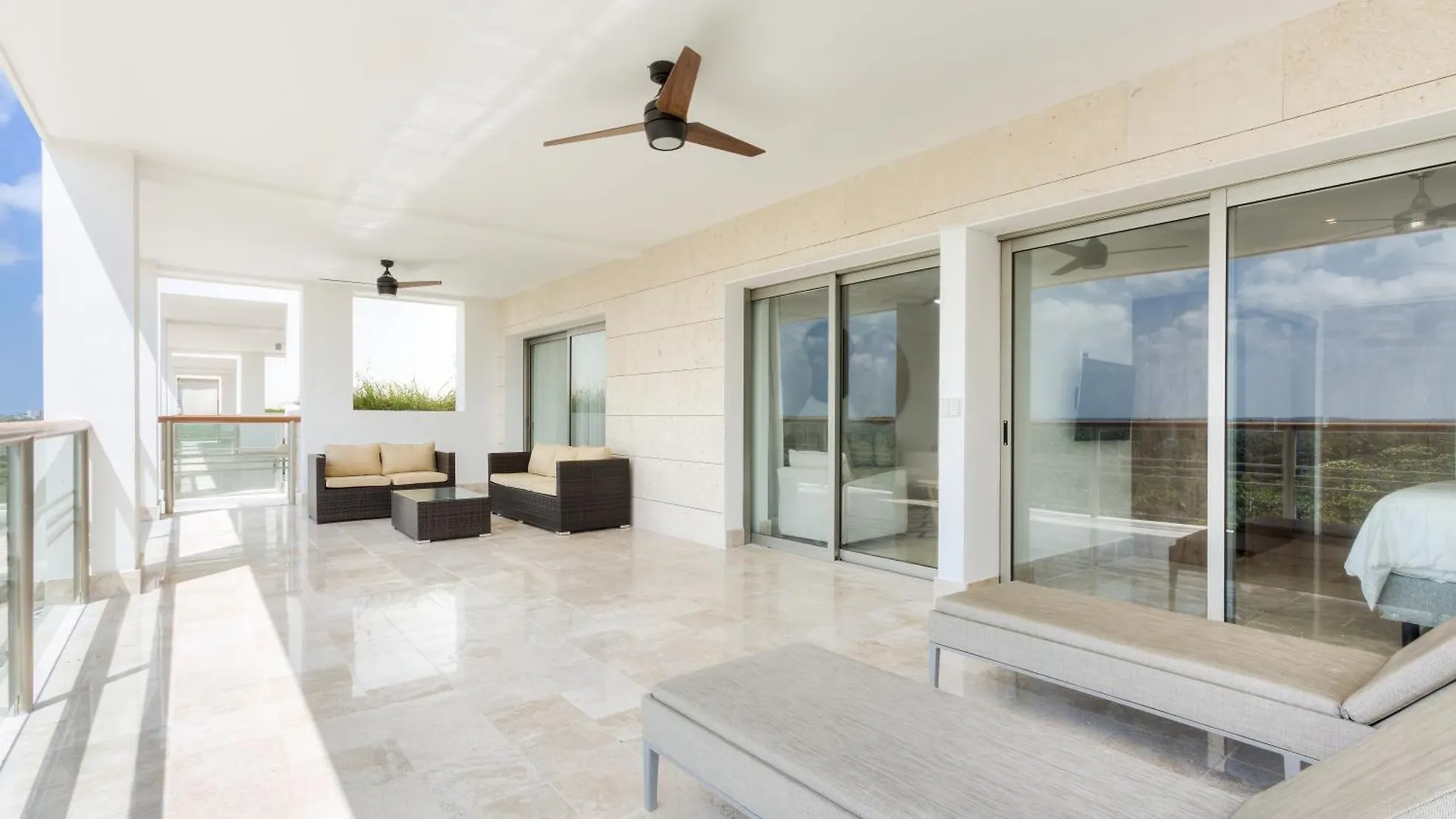 Luxury 2-Bedroom Apartment With Beach Club Access Cancun 0*,  Mexico