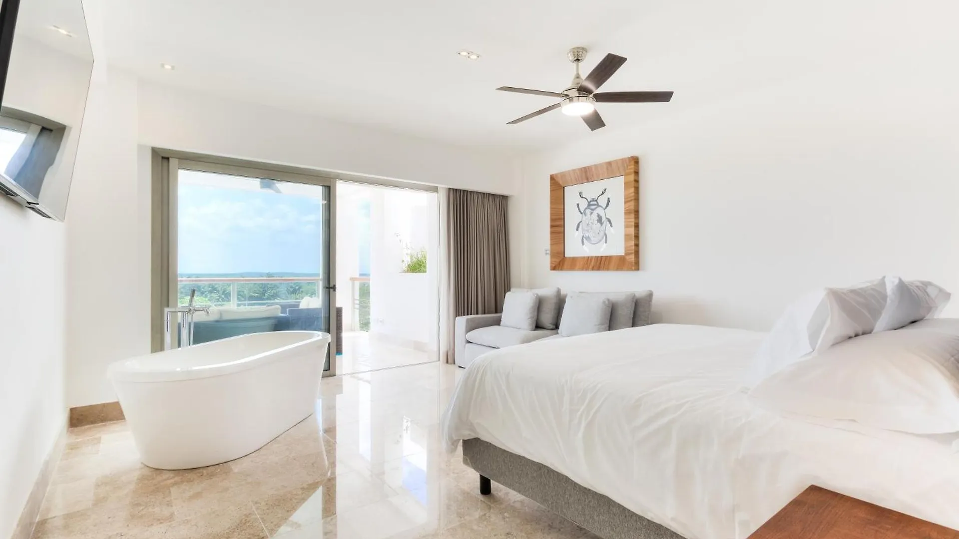 Luxury 2-Bedroom Apartment With Beach Club Access Cancun
